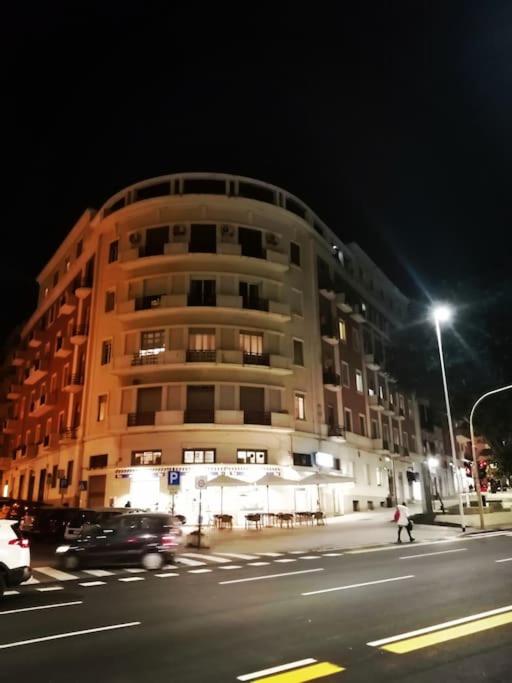 ExmA Luxury Apart Cagliari Center Reserved Parking - Chambres d’hôtes Cagliari