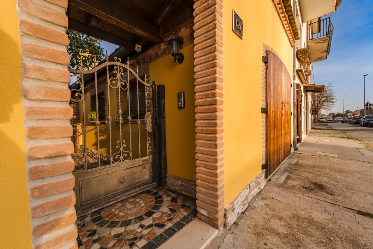 B&B Comacchio - La Loggia - Bed and Breakfast Comacchio