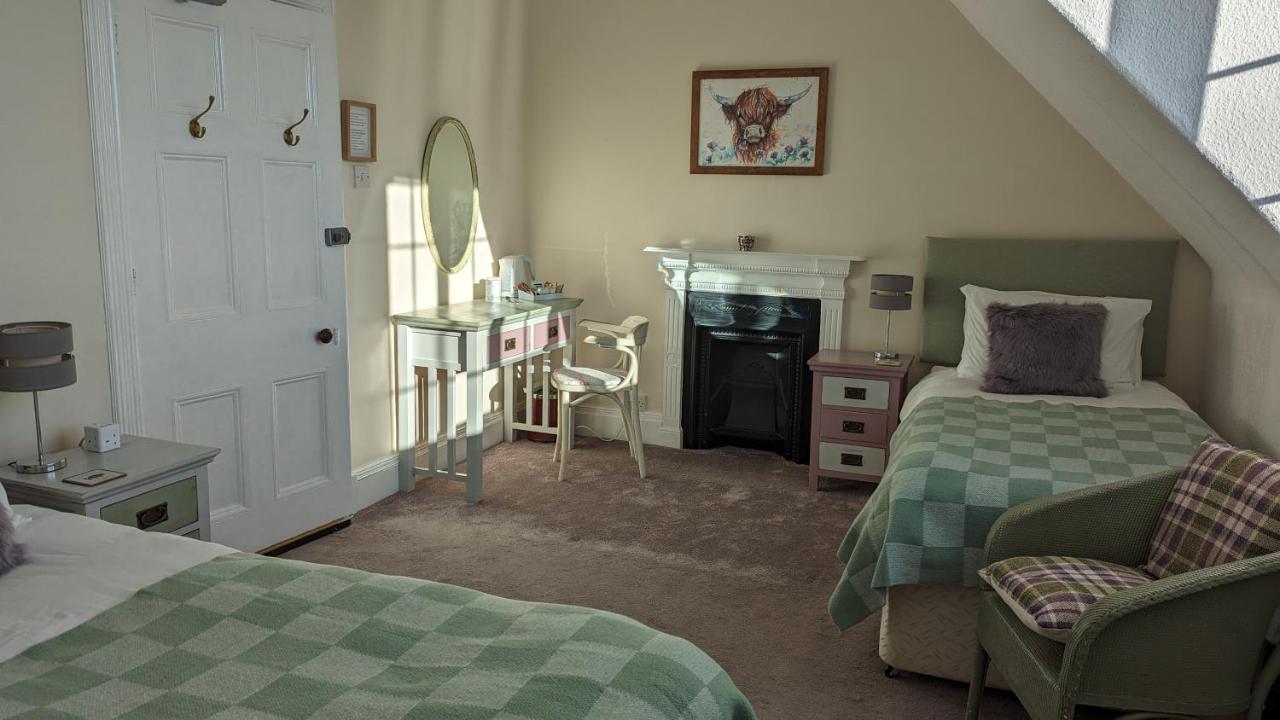 Zweibettzimmer mit eigenem Bad
