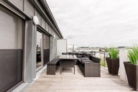 Modern 2BR Apt in Sandweiler with Terrace - B&B