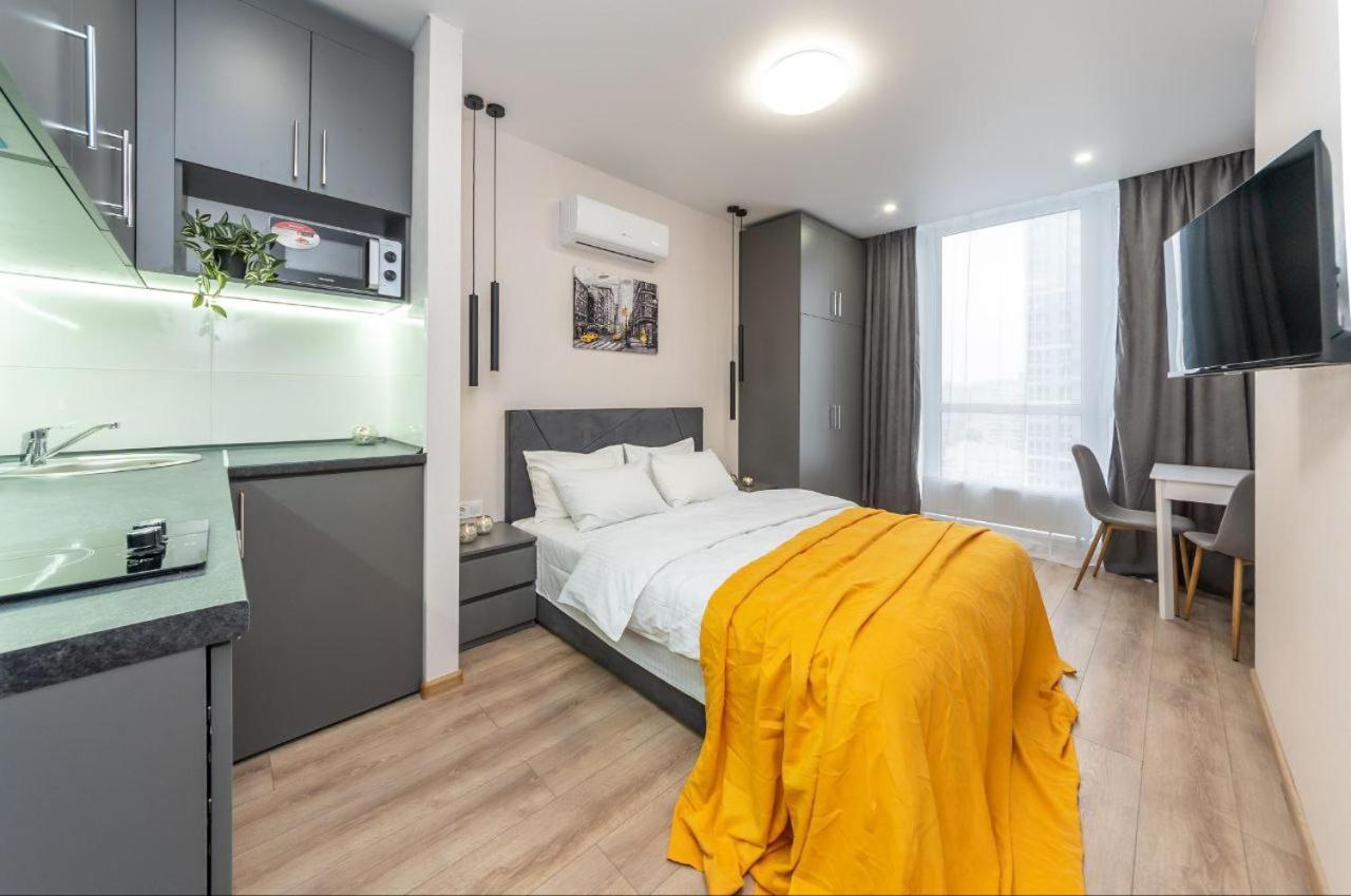 Шикарные апартаменты, Ревудского 40В, 3 мин пешком м Харьковская - B&B