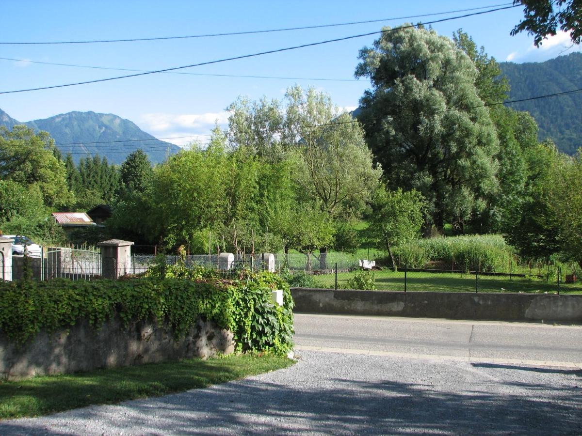 Agréable studio proche lac avec terrasse - B&B La Balmette
