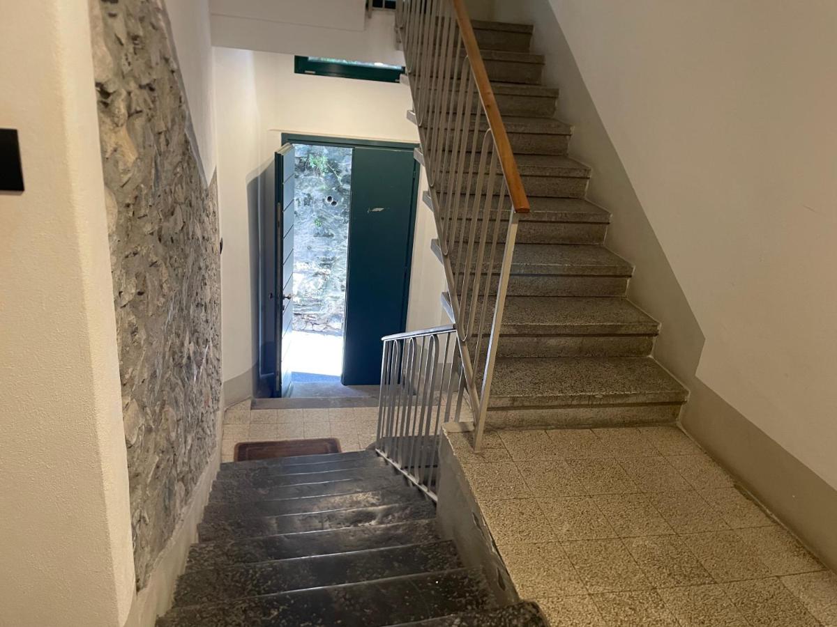 Lake Front View on Viale GENO - B&B Como