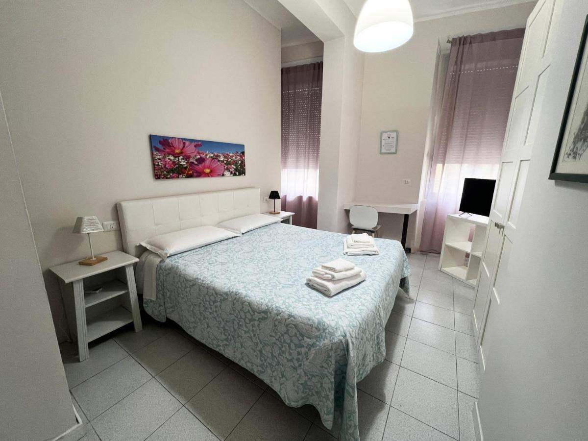 Tweepersoonskamer met een Eigen Externe Badkamer