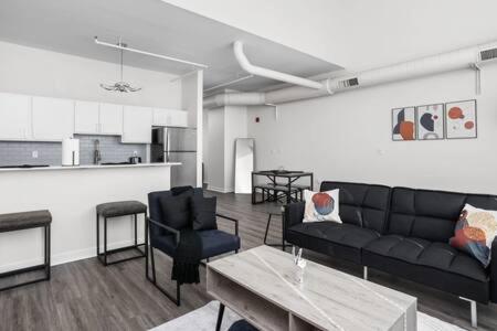 5BR Cozysuites The Block with Pool Table Arcade - B&B Indianápolis