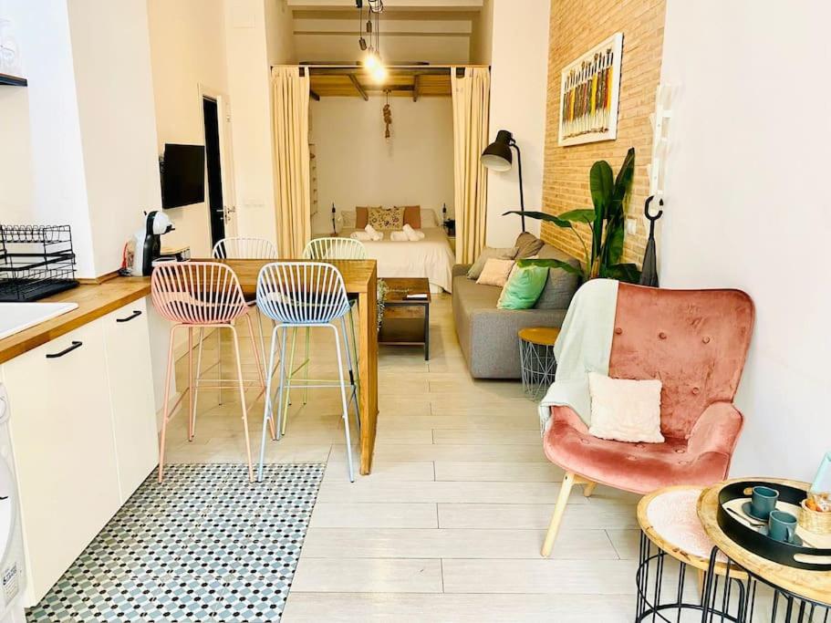 Beautiful LOFT in the HEART of Ruzafa, SOHO - B&B Valencia