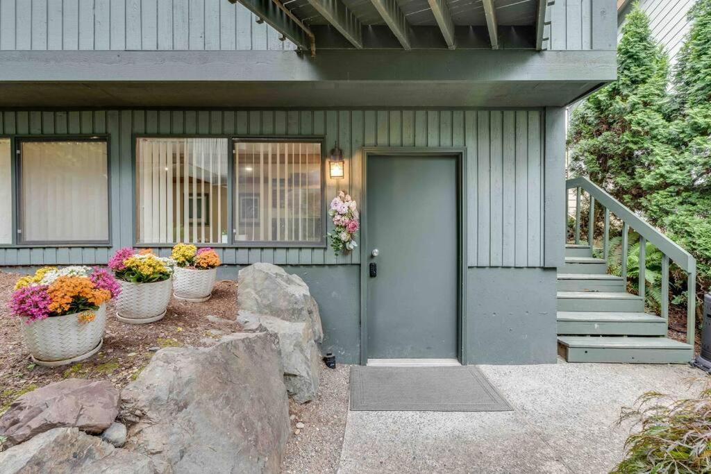 Adorable new studio with free parking and WiFi - B&B Federal Way