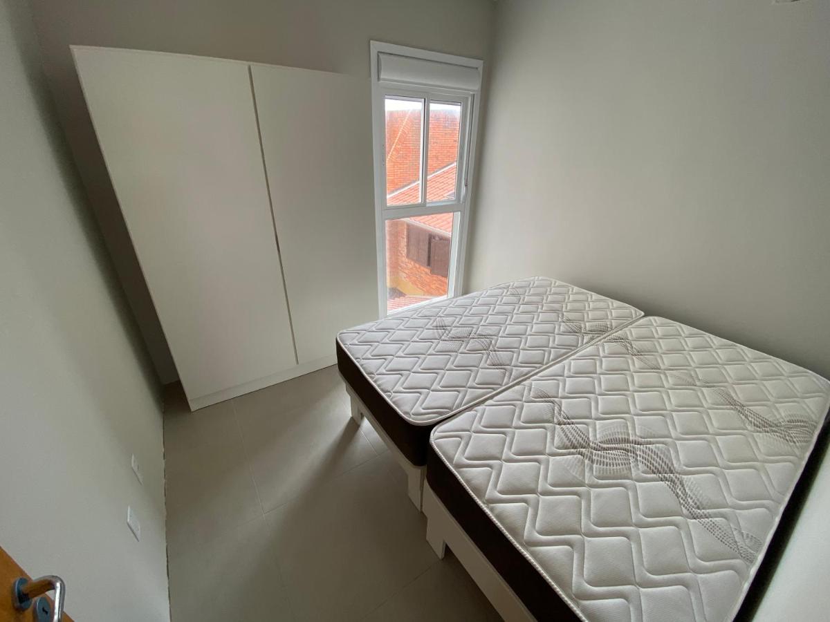 Ótimo apto 50m da areia churrasq 2Q 2 banheiros 301 - Chambres d’hôtes Torres