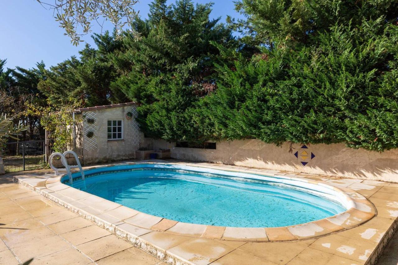 B&B Arles - Mas Provençal de 120m2 en Camargue, Avec Piscine et Parking inclus, Idéal pour des vacances - Bed and Breakfast Arles