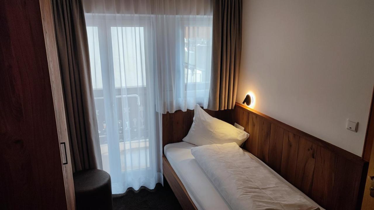 Chambre Triple avec Terrasse