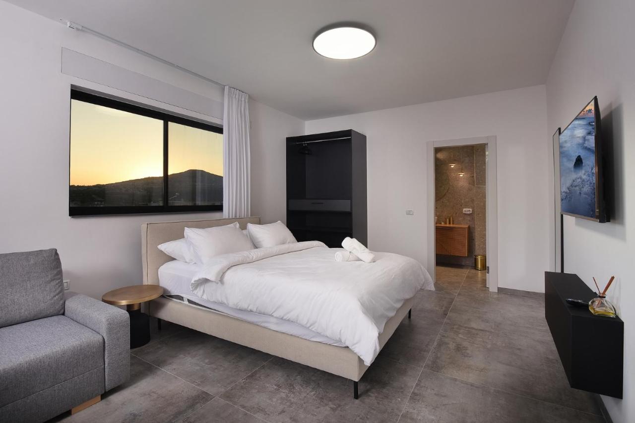 Suite with Mountain View