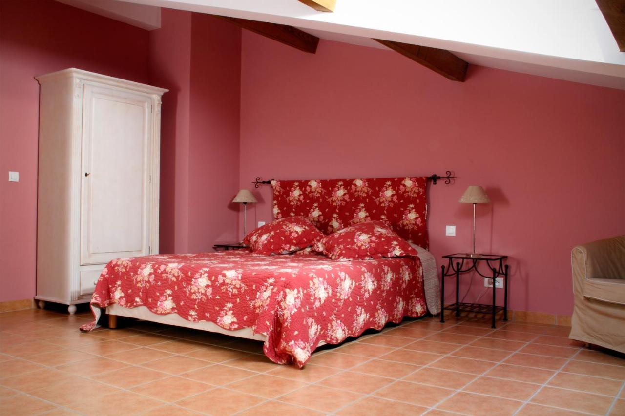 One-Bedroom Apartment (4 Adults)