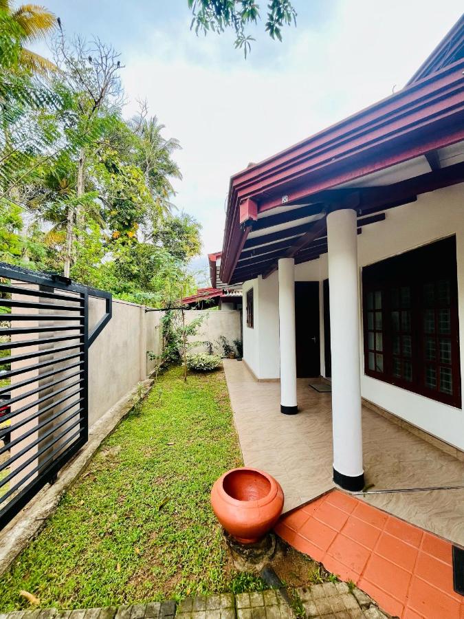 B&B Matara - Breeze Blows- Solitude Holiday Home - Bed and Breakfast Matara