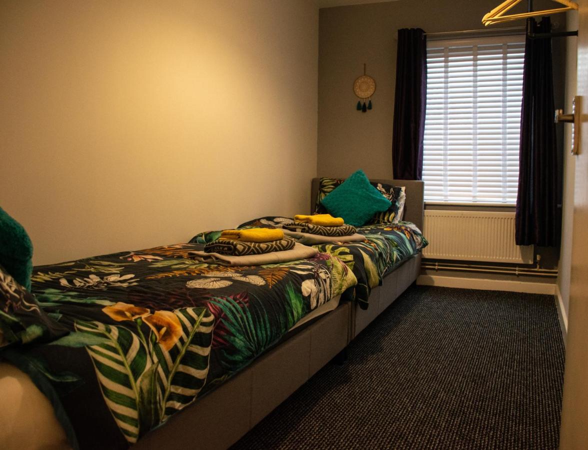 Cosy Modern Flat (NEC/BHX Stays) - B&B