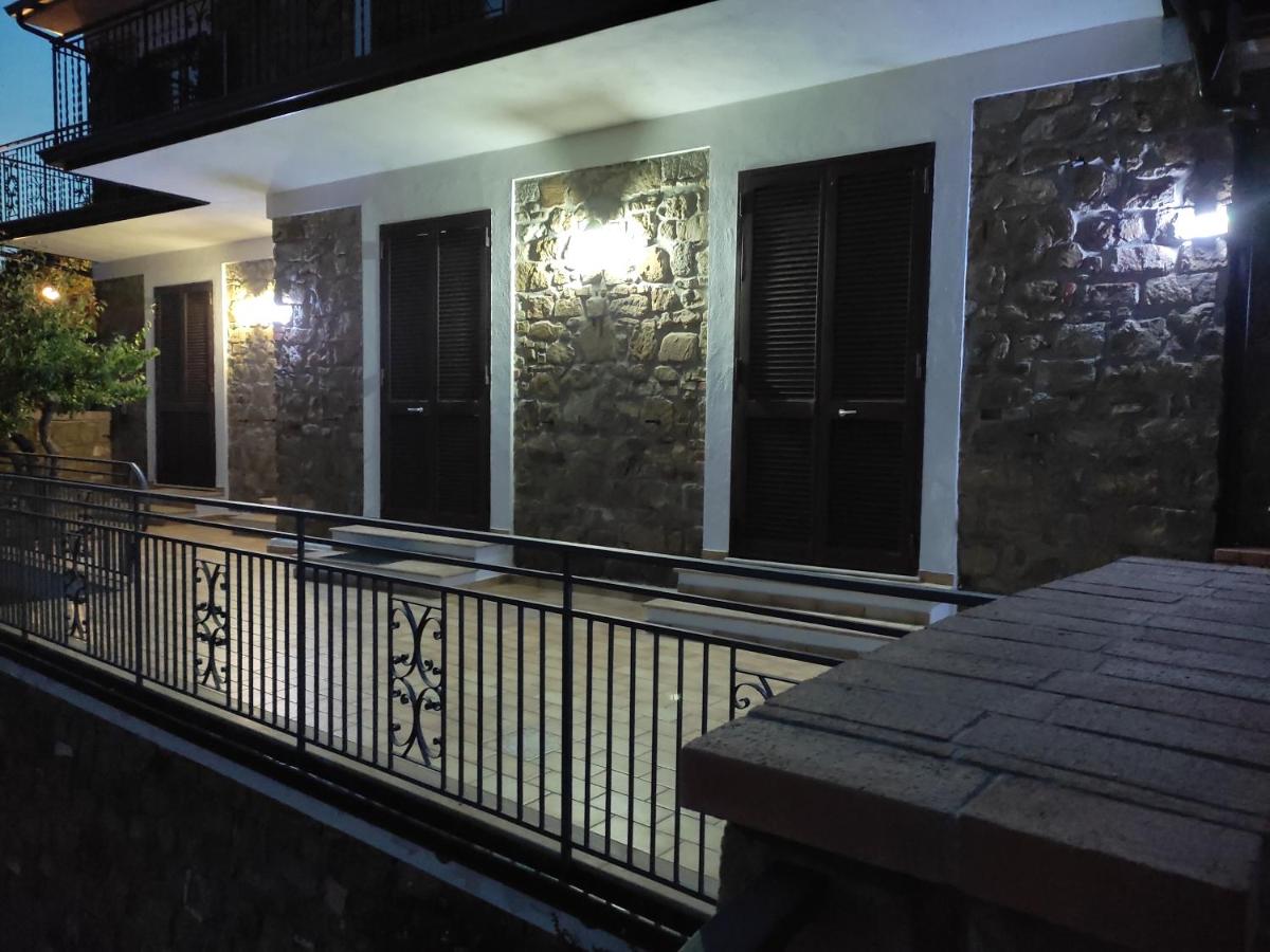 Il Ciuffo: ampia casa panoramica con parcheggio. - Ferienwohnung