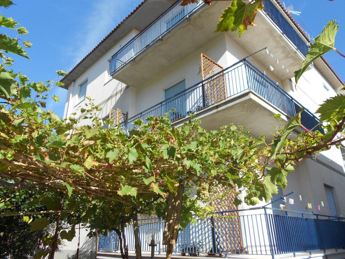 Brezza Marina Appartamento Vacanza a pochi passi dal mare - Chambres d’hôtes