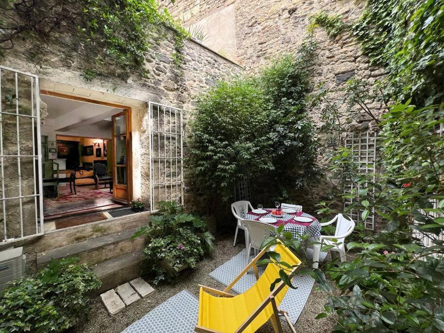 Tranquil apt with patio, Pézenas historic centre - B&B