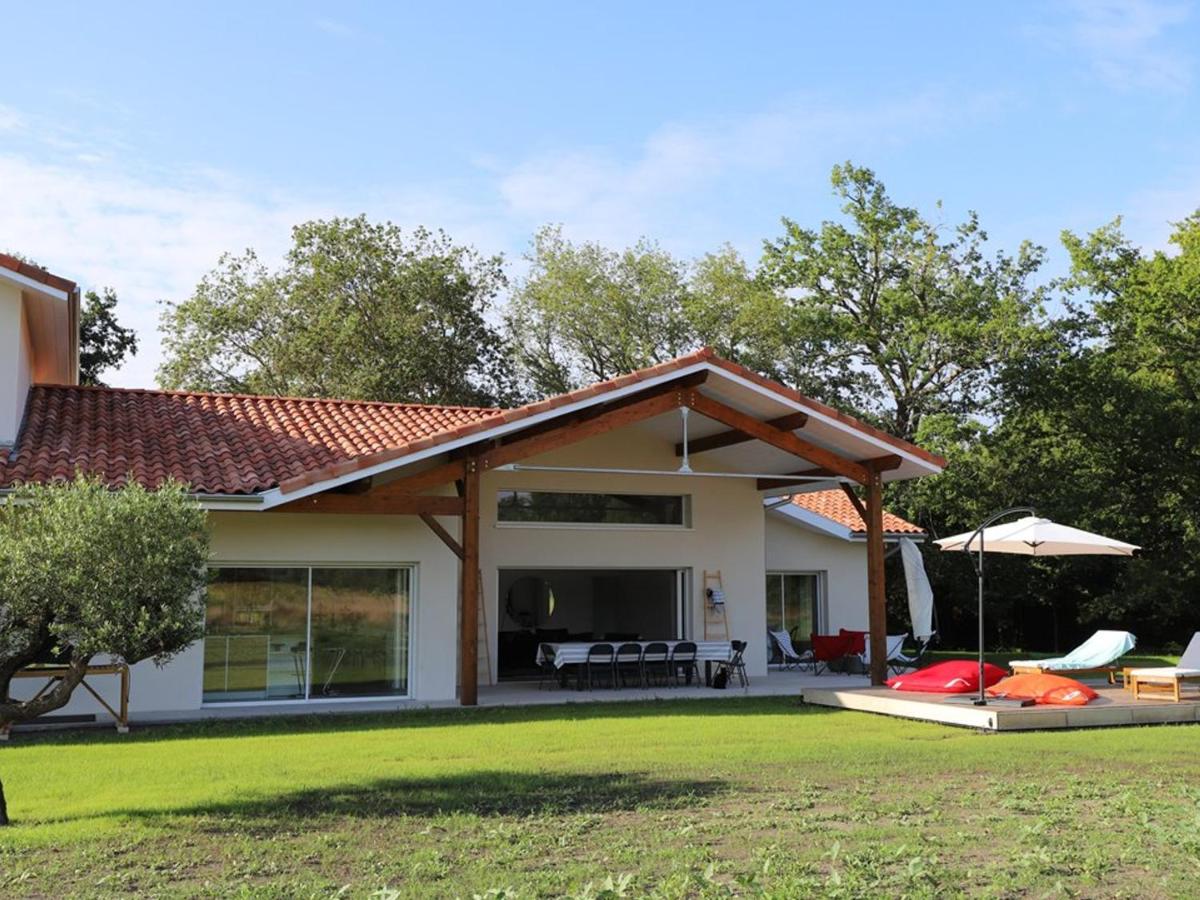 Villa avec piscine, 10 pers, au calme, climatisée, terrasse, grand jardin - FR-1-379-169 - B&B