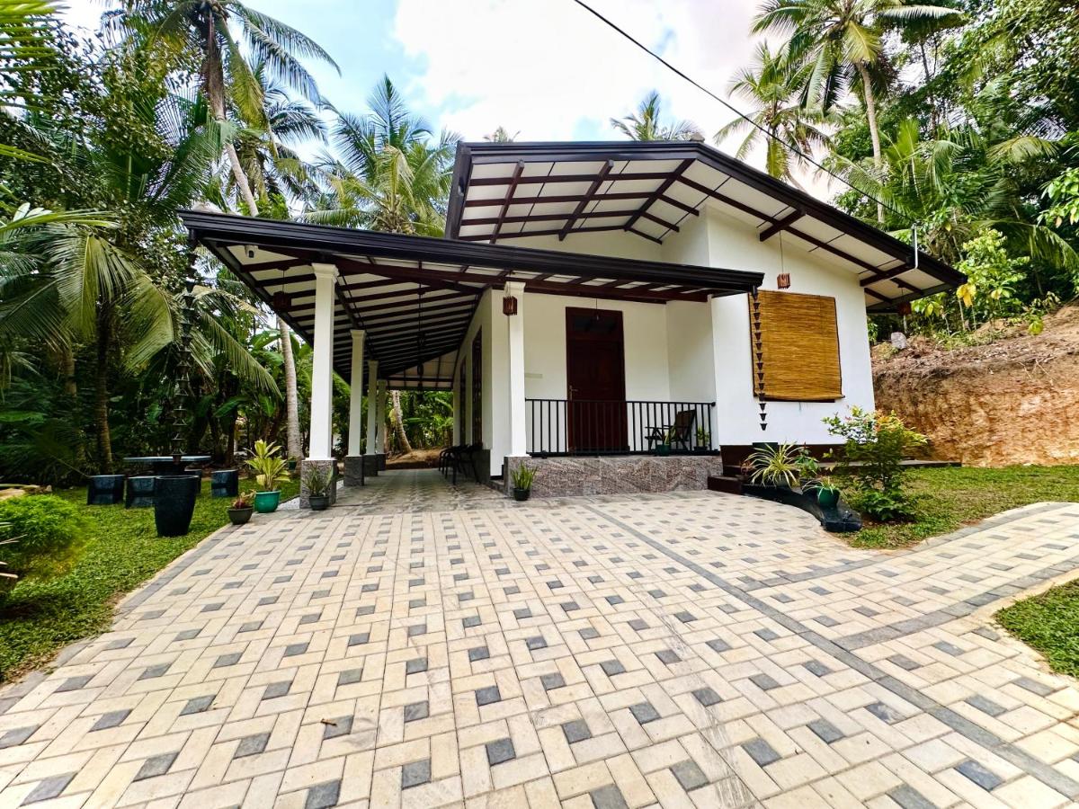 Serene Bliss Villa - B&B Unawatuna