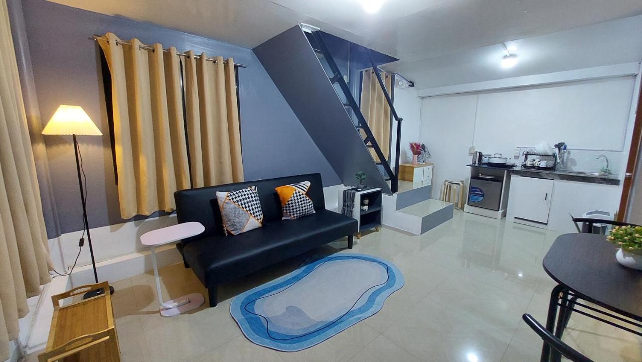 B&B Zamboanga - Chico's Spacious and Private Two-Storey Home - Bed and Breakfast Zamboanga