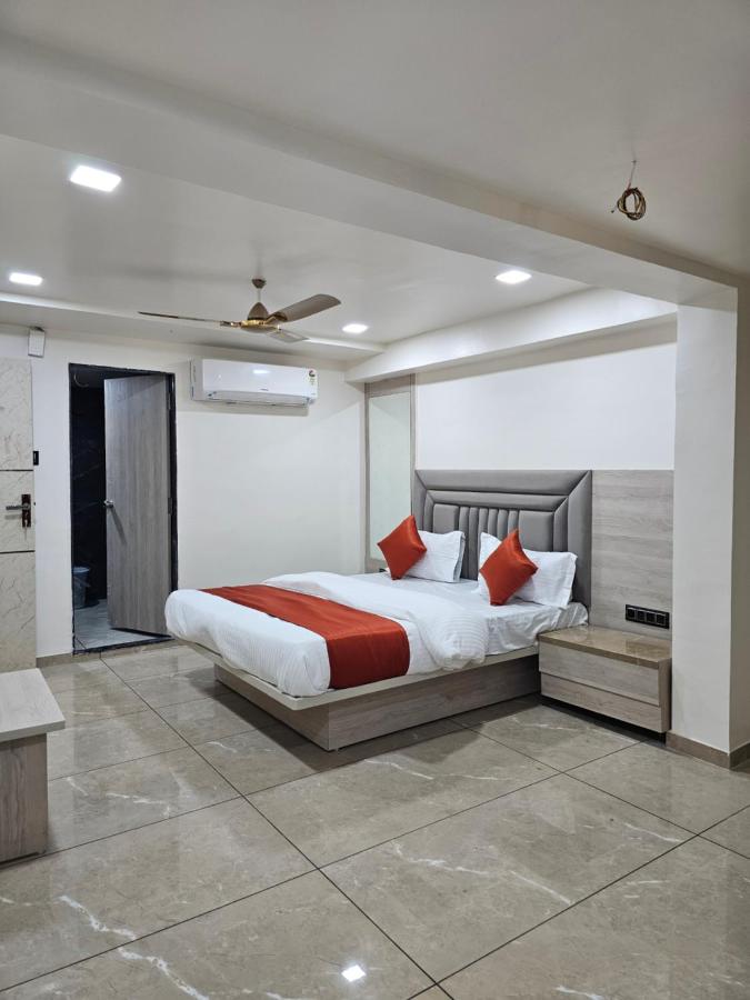 B&B Ahmedabad - HOTEL R K VILLA - Bed and Breakfast Ahmedabad