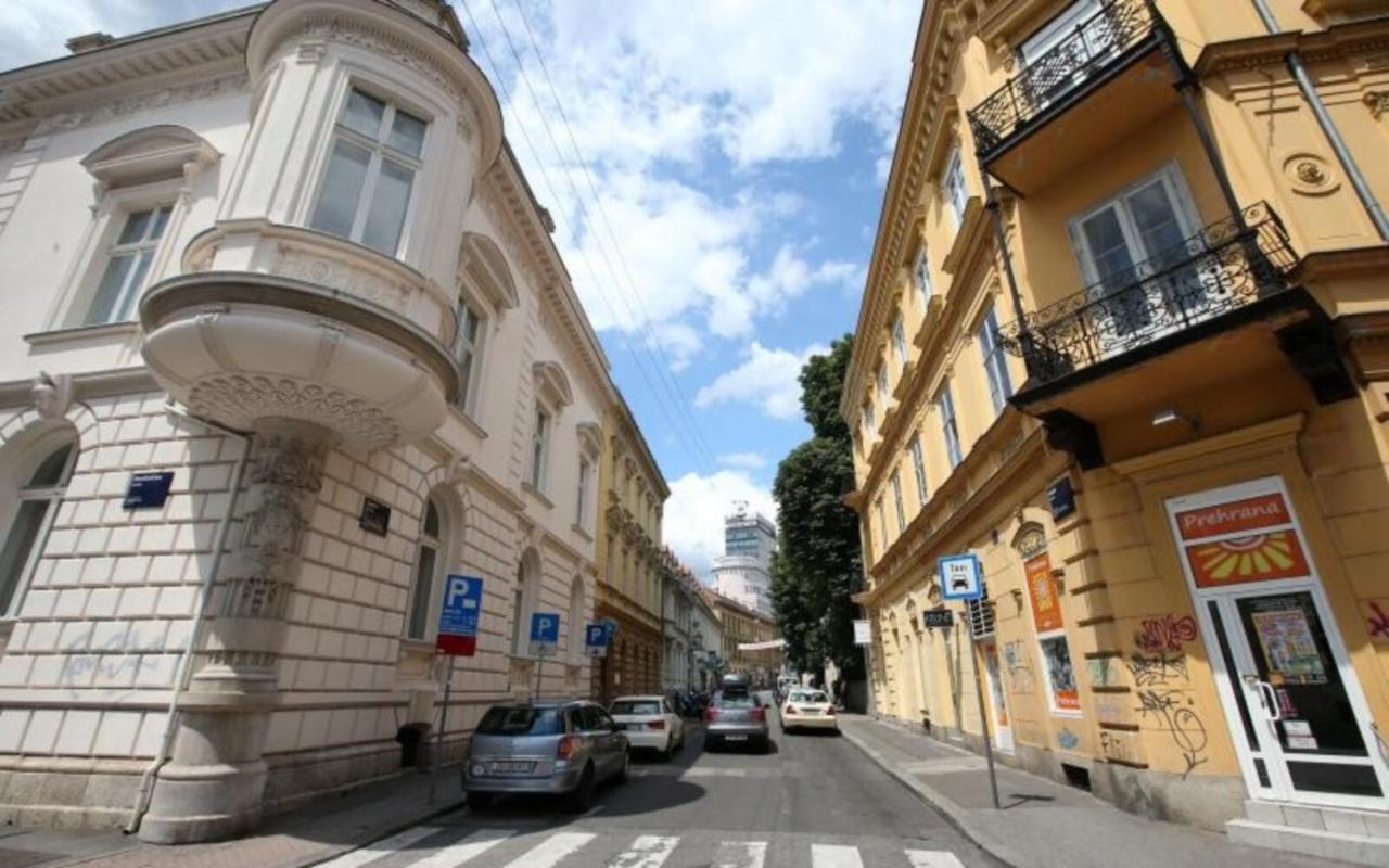 Apartment Ludwig - Films & Movies collection - B&B Zagreb