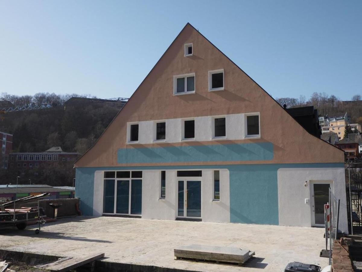 Queensize Bett & Netflix zentral - B&B