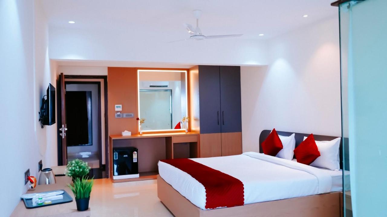 B&B Mumbai - Hsquare Hotel Andheri West - Bed and Breakfast Mumbai