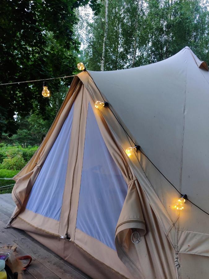 Ruustinnan telttamajoitukset - B&B Saarijärvi