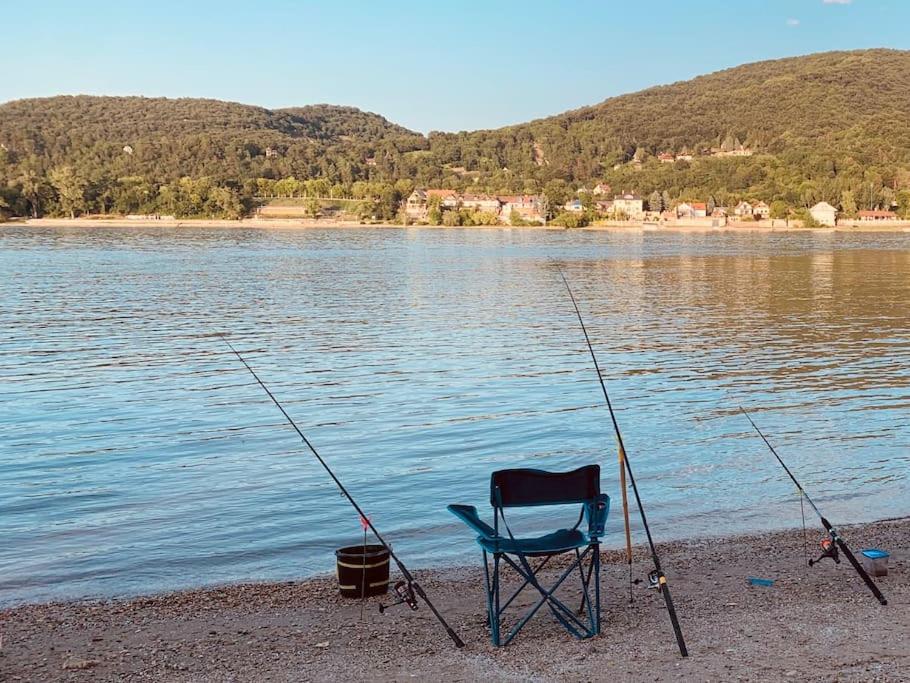 Dömös Cube - kiadó nyaraló kilátással a Dunakanyarra - B&B Dömös