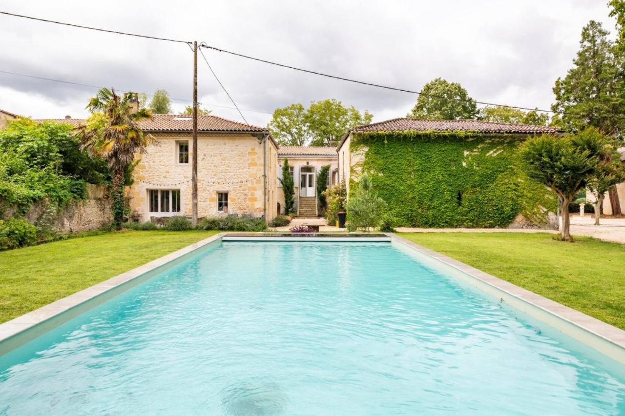 Grande maison en bord de rivière - Ferienwohnung