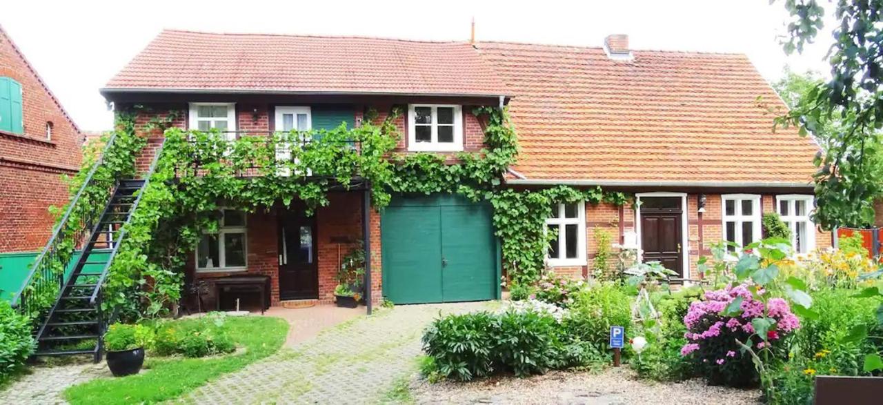 B&B Rühstädt - Ferienwohnung ,,Zur Alten Mühle'' im Storchendorf Rühstädt - Bed and Breakfast Rühstädt