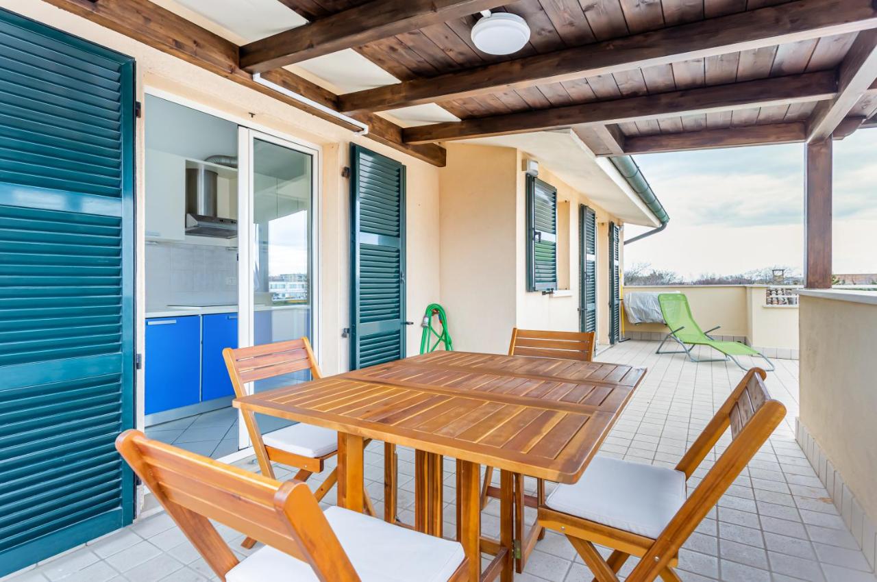 Casa di Oliver-Apt x4 with terrace and parking! - B&B Fano