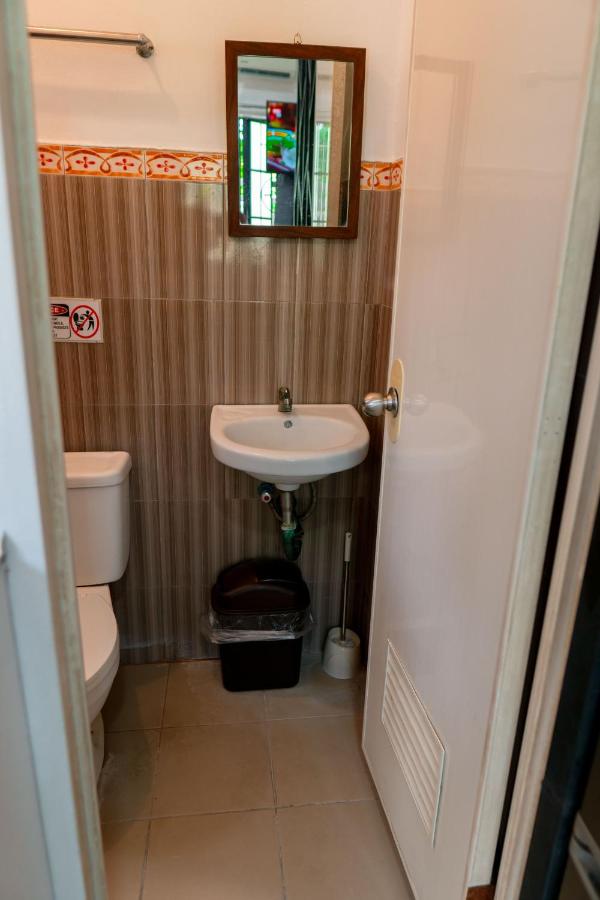 Apartment near Malls - B&B