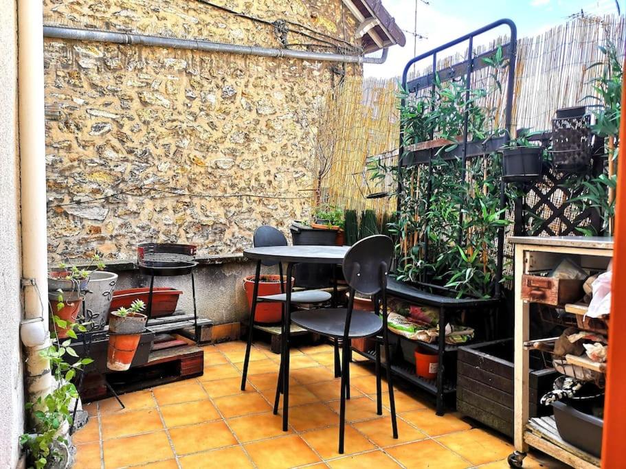 Atelier d’artiste proche Paris Gare nord/Stade de FR/CDG - Ferienwohnung Stains