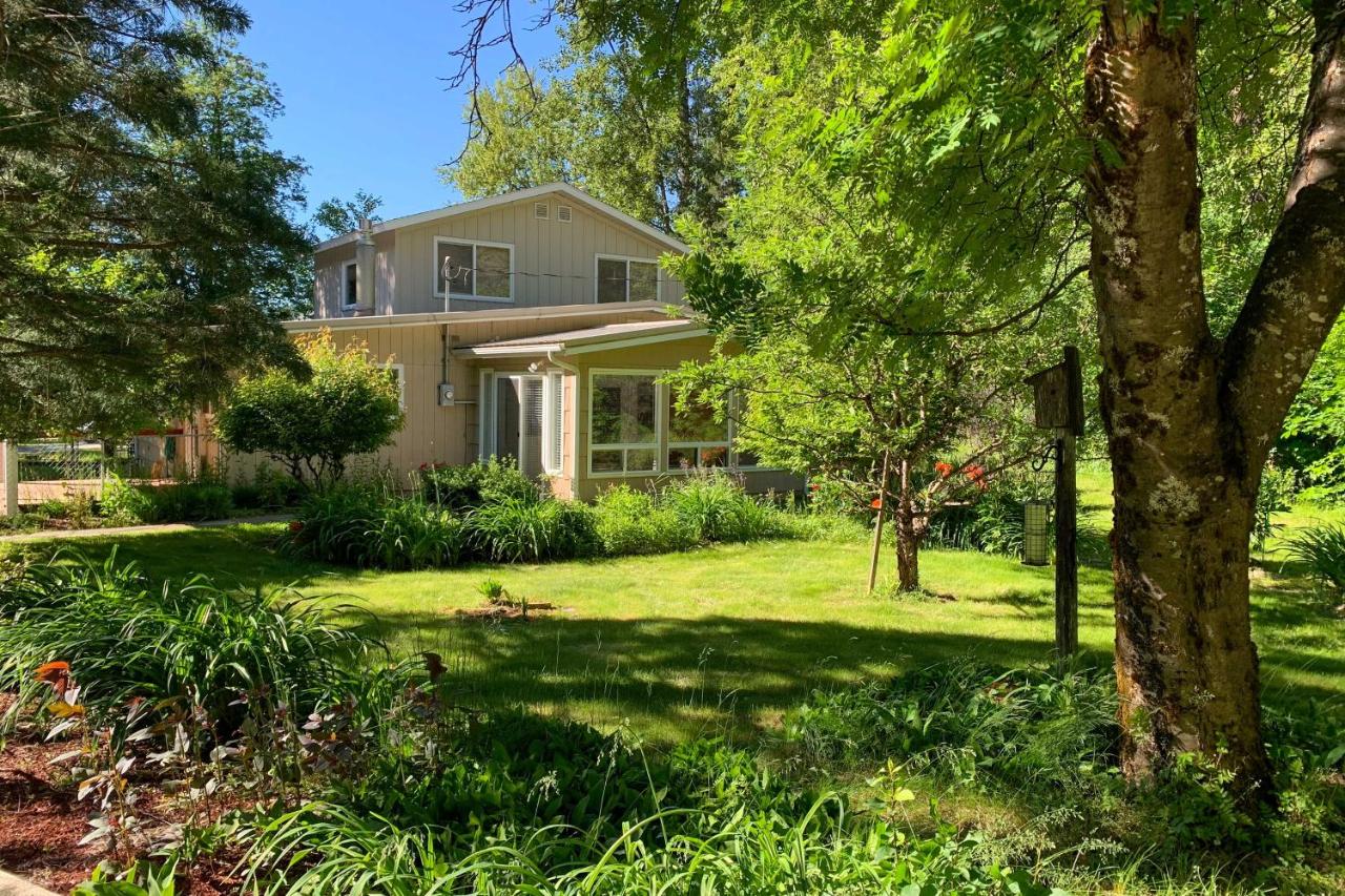 Pet-Friendly Pinehurst Home Hike, Bike and Ski! - Chambres d’hôtes