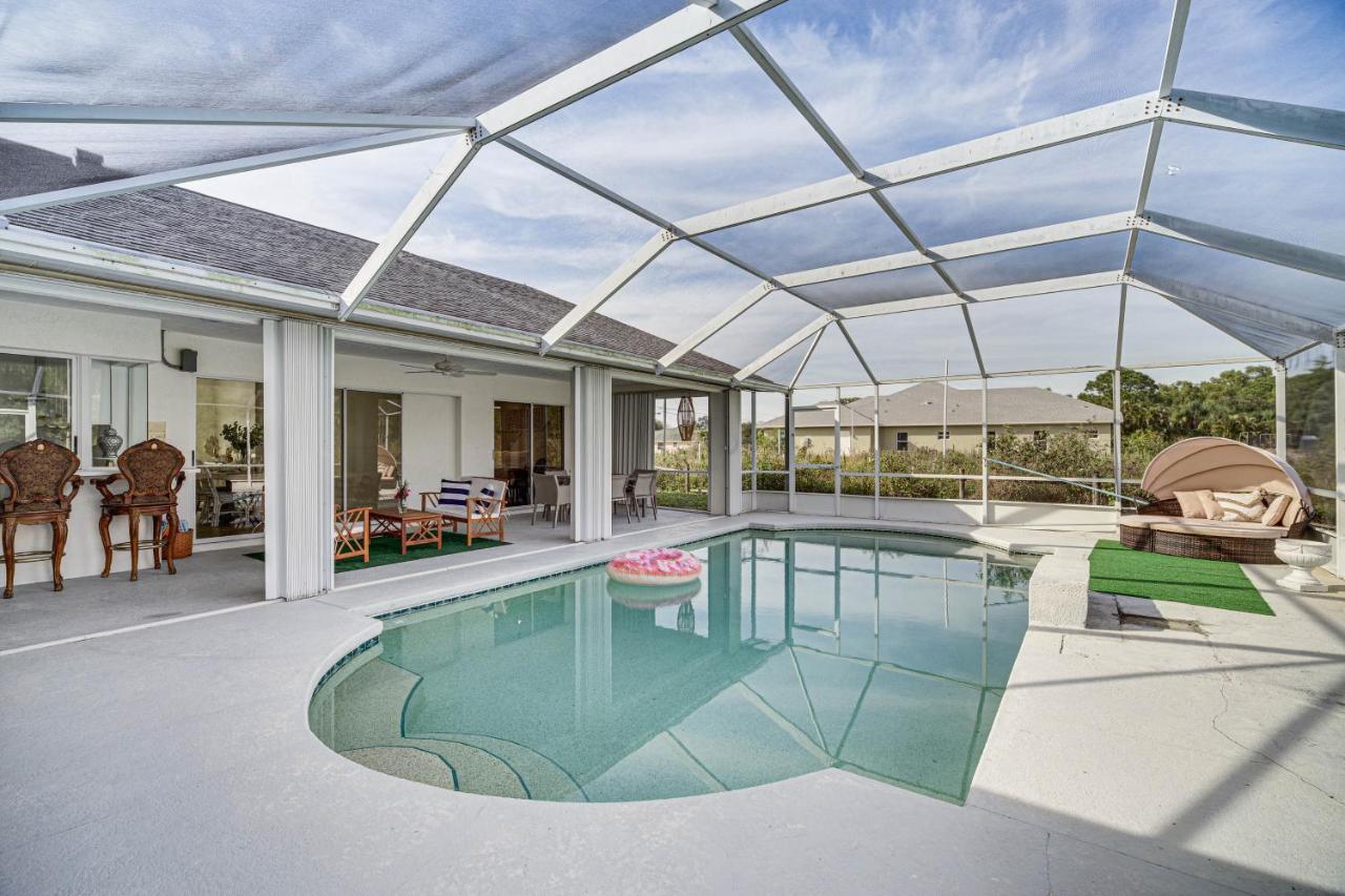 Port St Lucie Canal-Front Home with Heated Pool! - B&B