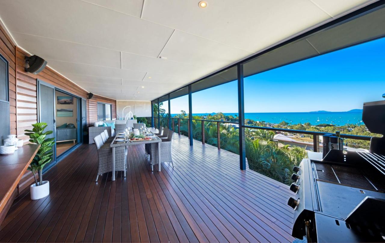 Nautilus on Nara - Spacious Airlie Beach Holiday Home with Ocean Views - Chambres d'hôtes Airlie Beach