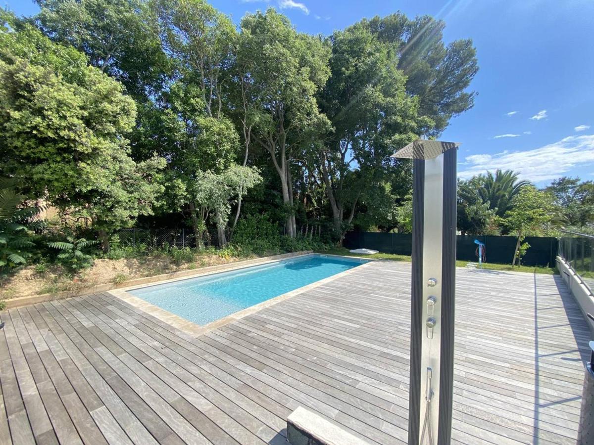 Appartement à 150m plage des Lecques, climatisé, piscine, terrasse, 2 chambres, parking - 4 étoiles - Chambres d'hôtes Saint-Cyr-sur-Mer