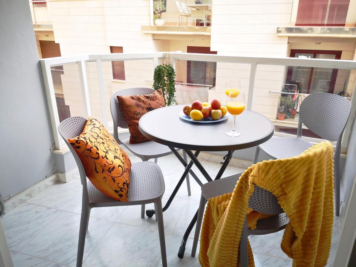 Apartment Dinamarca with 2 bedrooms, 50 mts from the beach - Bed and Breakfast