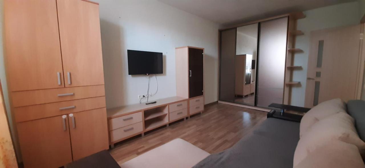 Уютно и по домашнему комфортно Студенческая 2к кв Зубенко 19 - B&B