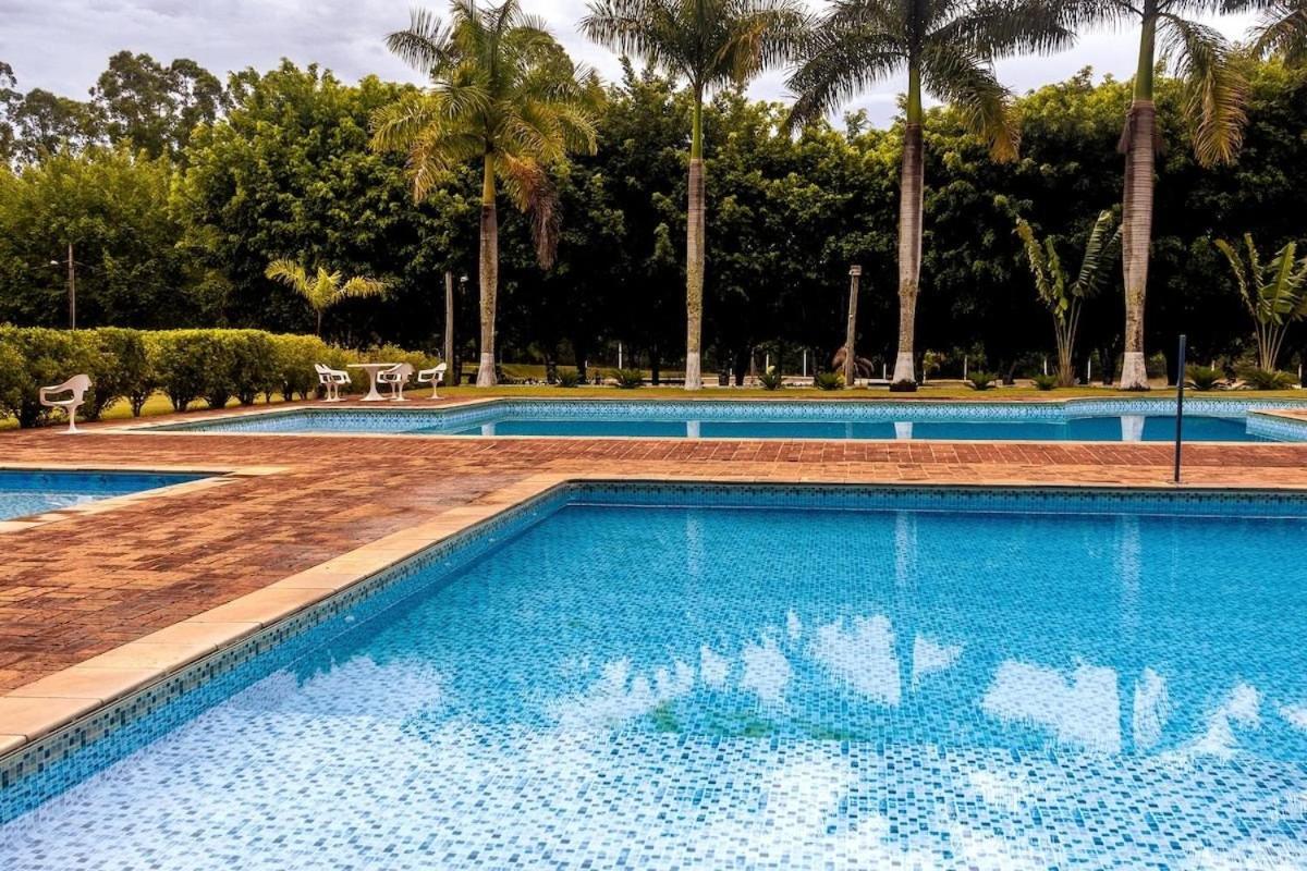 Fazenda em Itapetininga, Paz, Descanso e Piscinas (com WiFi) - Chambres d’hôtes