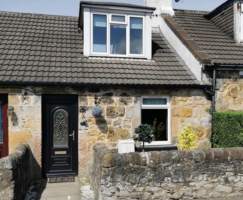 Charming 2 bed sandstone cottage in Waterside, Kirkintilloch - B&B