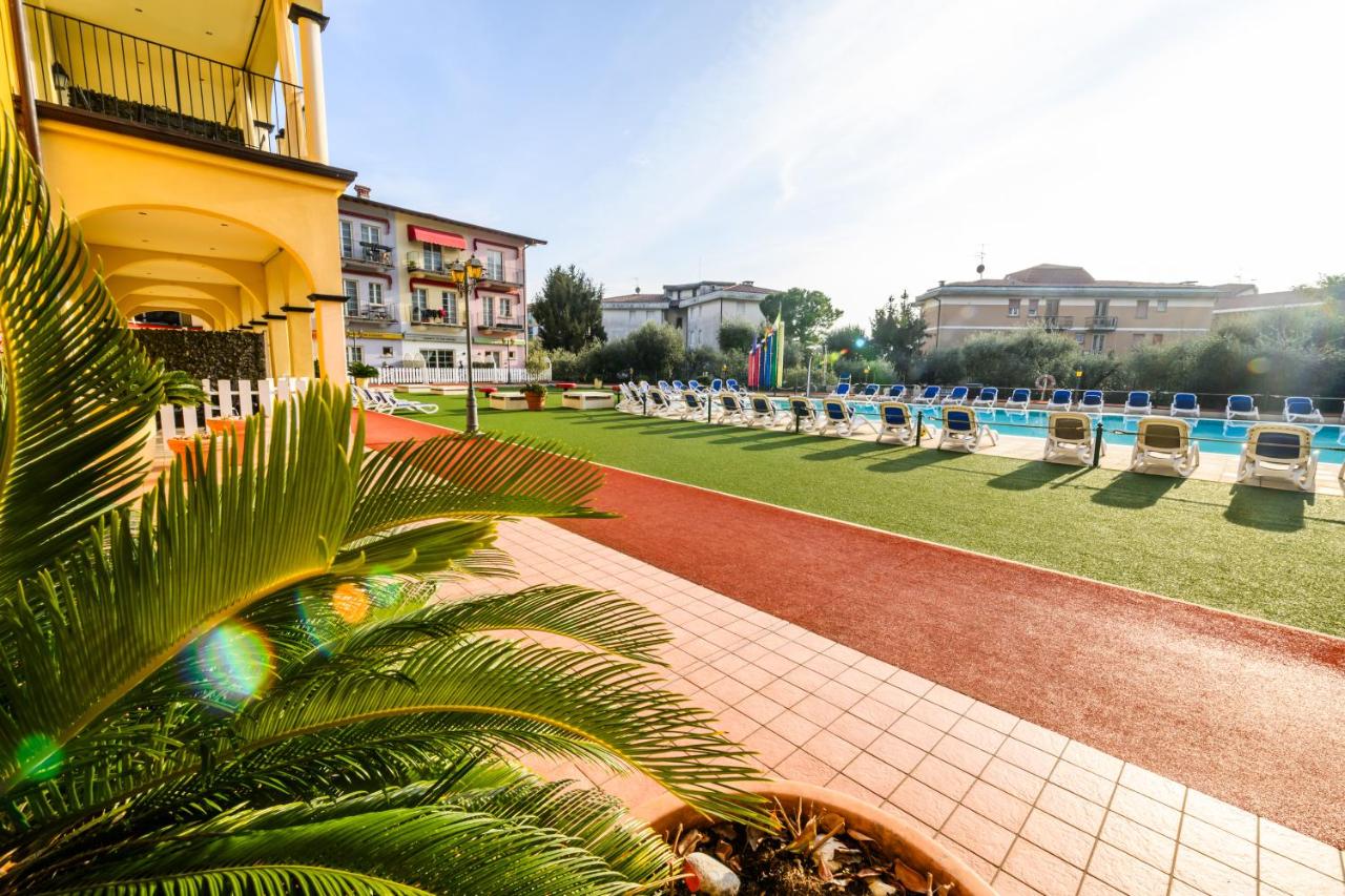 Giardino dei Colori 107 - Residence Pool&Fitness - B&B Toscolano-Maderno