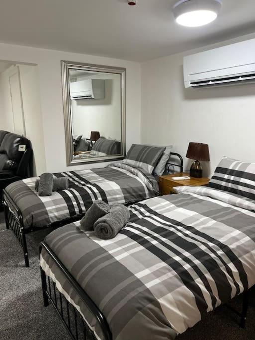 B&B Merthyr Tydfil - Studio Flat Twin - Town Centre - Bed and Breakfast Merthyr Tydfil