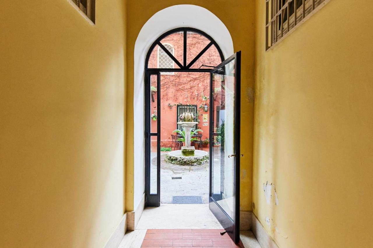 iFlat One step from Colosseum - B&B