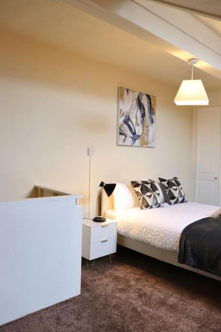 B&B Beeston Hill - Comfortable 2 Bedroom House - Bed and Breakfast Beeston Hill