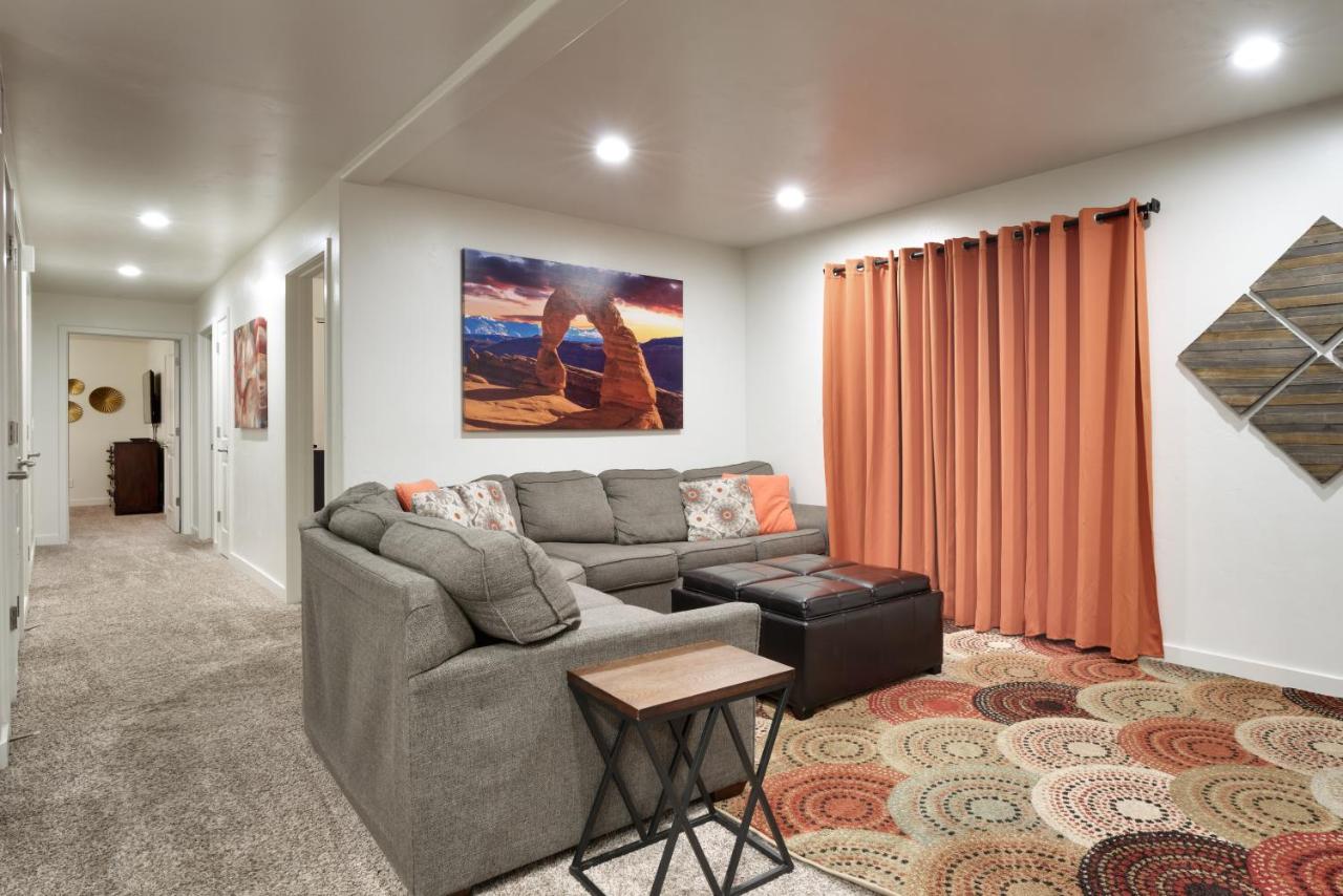 B&B Moab - 6A Family Friendly RedCliff Condo POOL & HOT TUB (Pet Friendly) - Bed and Breakfast Moab