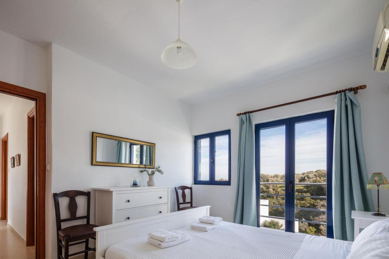 Three-Bedroom House - Anatoli 14