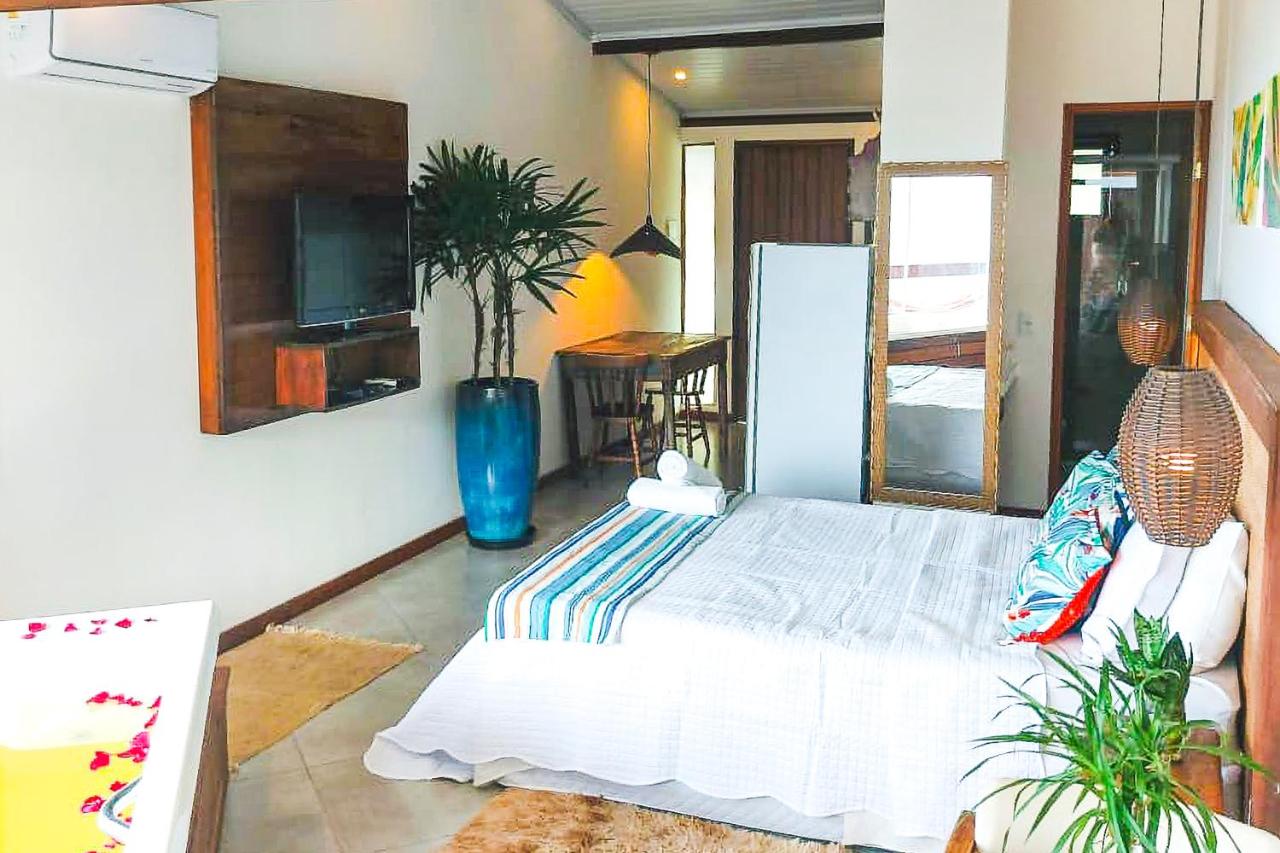 Estudio con bañera de hidromasaje